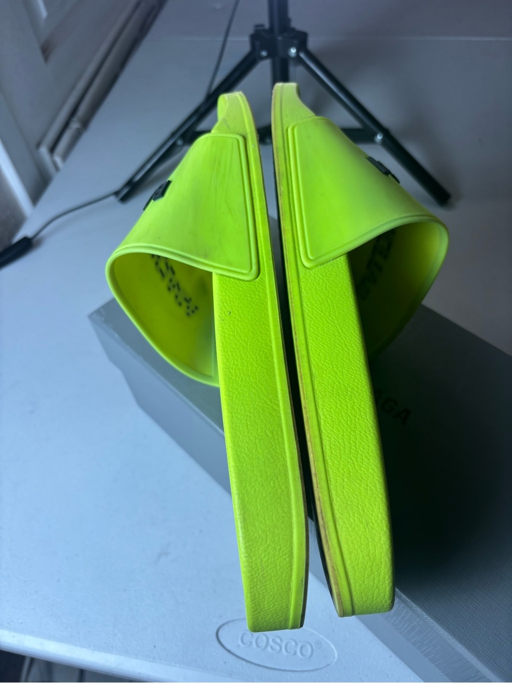 Damage Sz 11 Balenciaga Pool Slides 'Fluo Yellow' Men - Picture 9 of 10